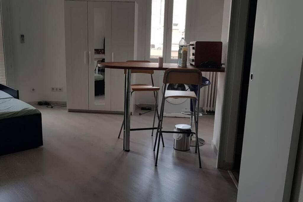 Studio With Sea View For 2 People Toulon Exterior photo